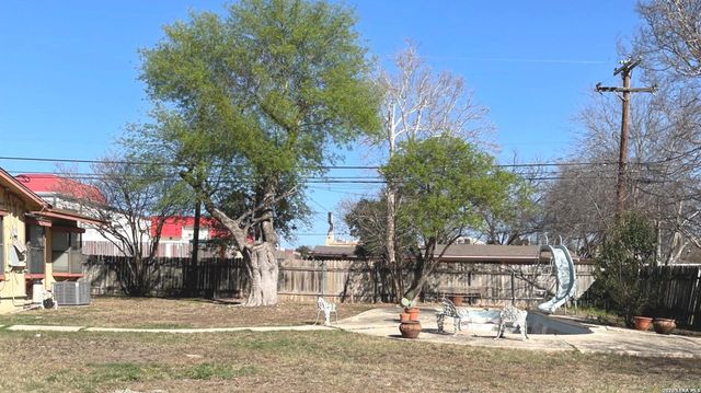 102 Audrey Alene Dr., San Antonio, TX 78216