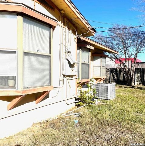 102 Audrey Alene Dr., San Antonio, TX 78216