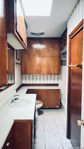 102 Audrey Alene Dr., San Antonio, TX 78216