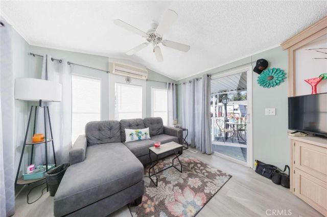 2750 W Acacia L14, Hemet, CA 92545