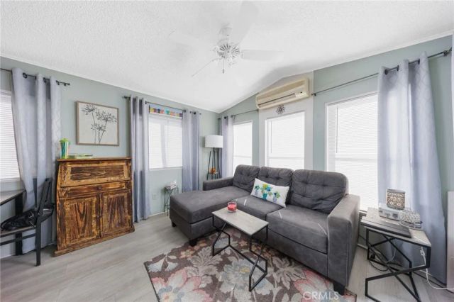 2750 W Acacia L14, Hemet, CA 92545