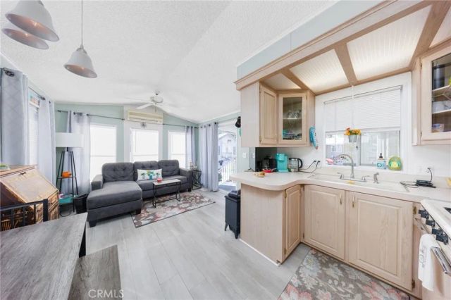 2750 W Acacia L14, Hemet, CA 92545