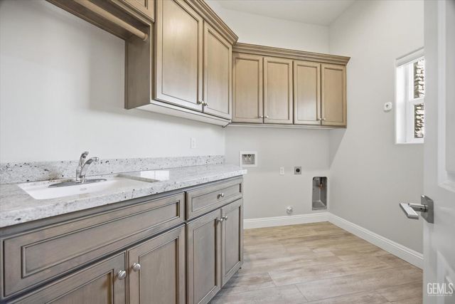 1509 Renoir Avenue, Bakersfield, CA 93314