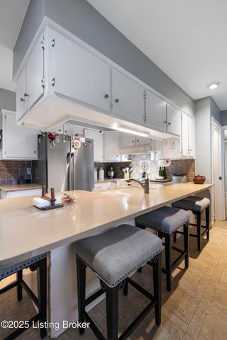 111 Hurstland Dr, Bardstown, KY 40004