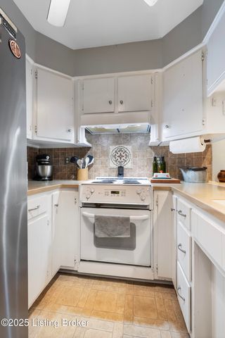 111 Hurstland Dr, Bardstown, KY 40004