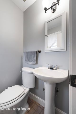 111 Hurstland Dr, Bardstown, KY 40004