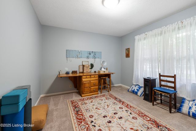 111 Hurstland Dr, Bardstown, KY 40004