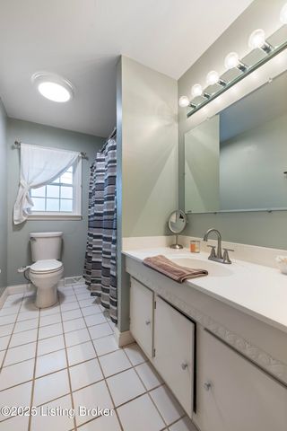 111 Hurstland Dr, Bardstown, KY 40004