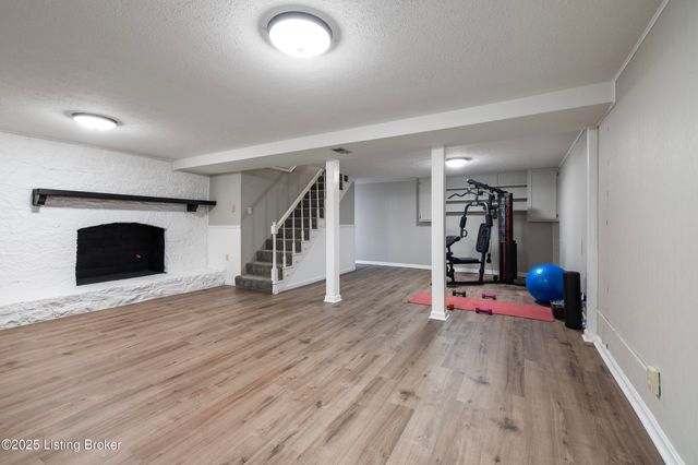 111 Hurstland Dr, Bardstown, KY 40004