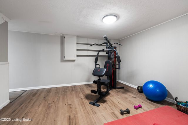 111 Hurstland Dr, Bardstown, KY 40004