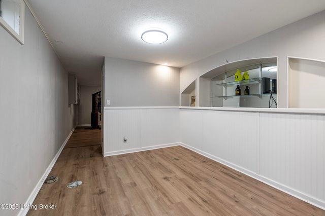 111 Hurstland Dr, Bardstown, KY 40004