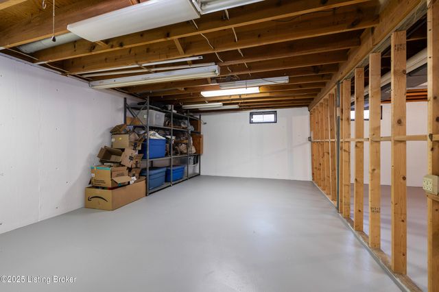 111 Hurstland Dr, Bardstown, KY 40004