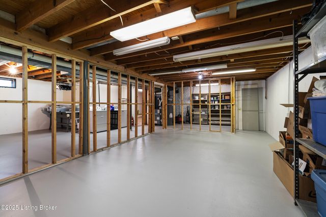 111 Hurstland Dr, Bardstown, KY 40004