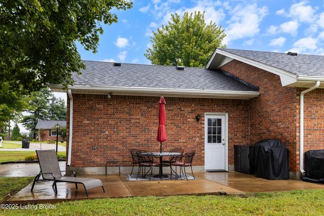 111 Hurstland Dr, Bardstown, KY 40004