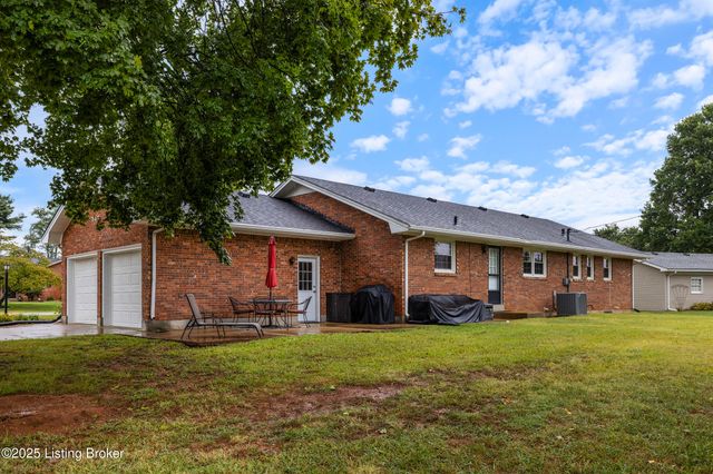 111 Hurstland Dr, Bardstown, KY 40004