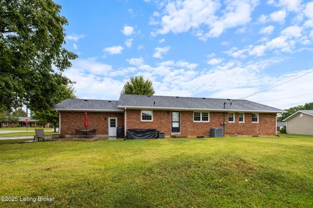 111 Hurstland Dr, Bardstown, KY 40004