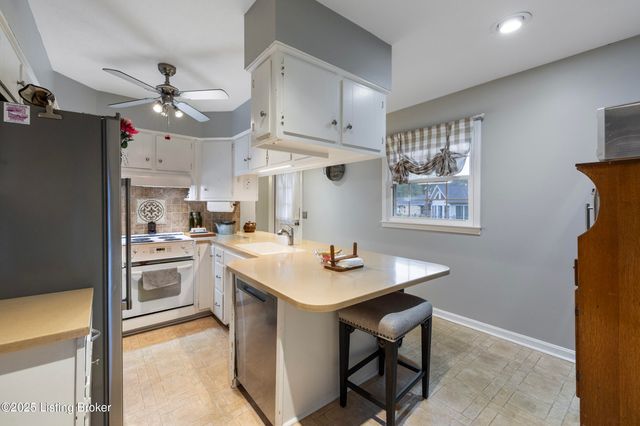 111 Hurstland Dr, Bardstown, KY 40004