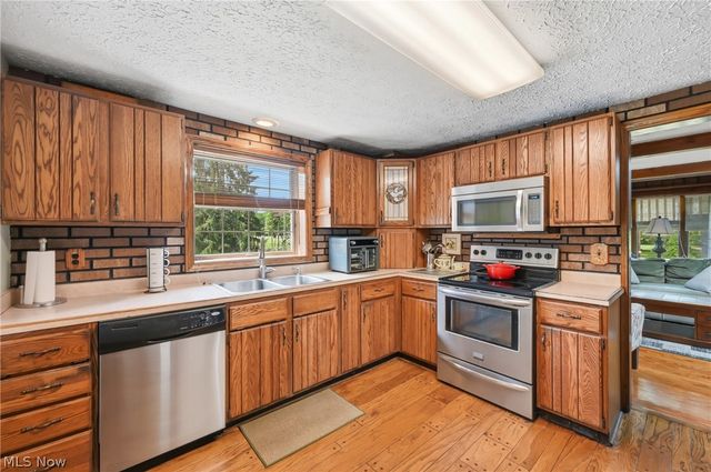 2258 Howland Wilson Road, Cortland, OH 44410