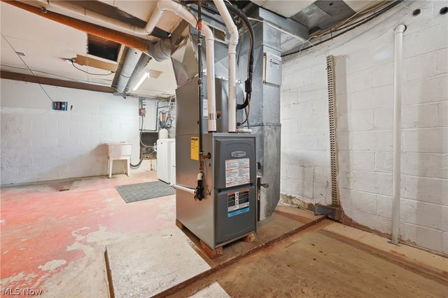 2258 Howland Wilson Road, Cortland, OH 44410