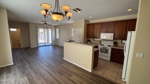3899 S CRICKET Drive, Gilbert, AZ 85297