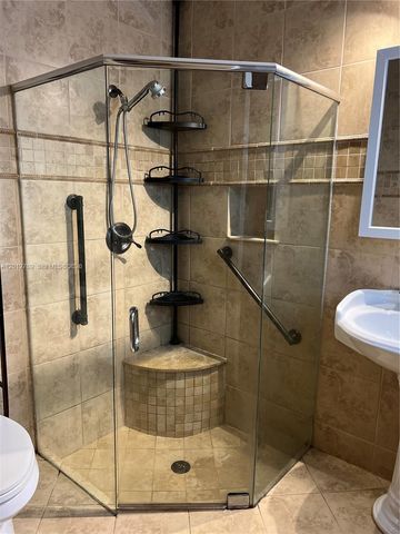 8350 NW 27th Pl, Sunrise, FL 33322