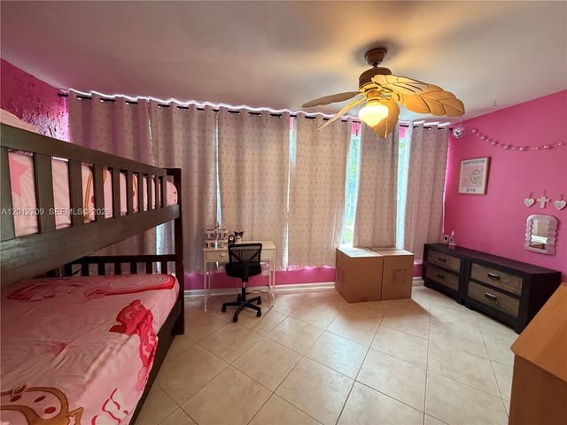 8350 NW 27th Pl, Sunrise, FL 33322