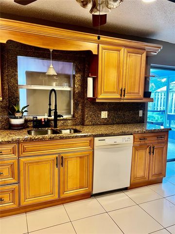 8350 NW 27th Pl, Sunrise, FL 33322