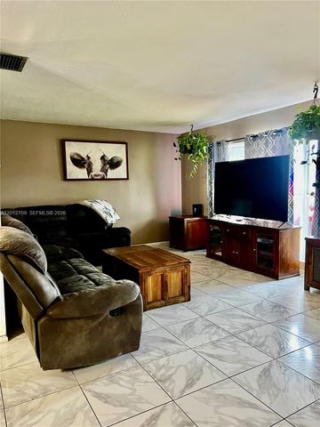8350 NW 27th Pl, Sunrise, FL 33322