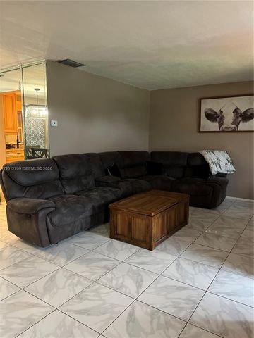 8350 NW 27th Pl, Sunrise, FL 33322