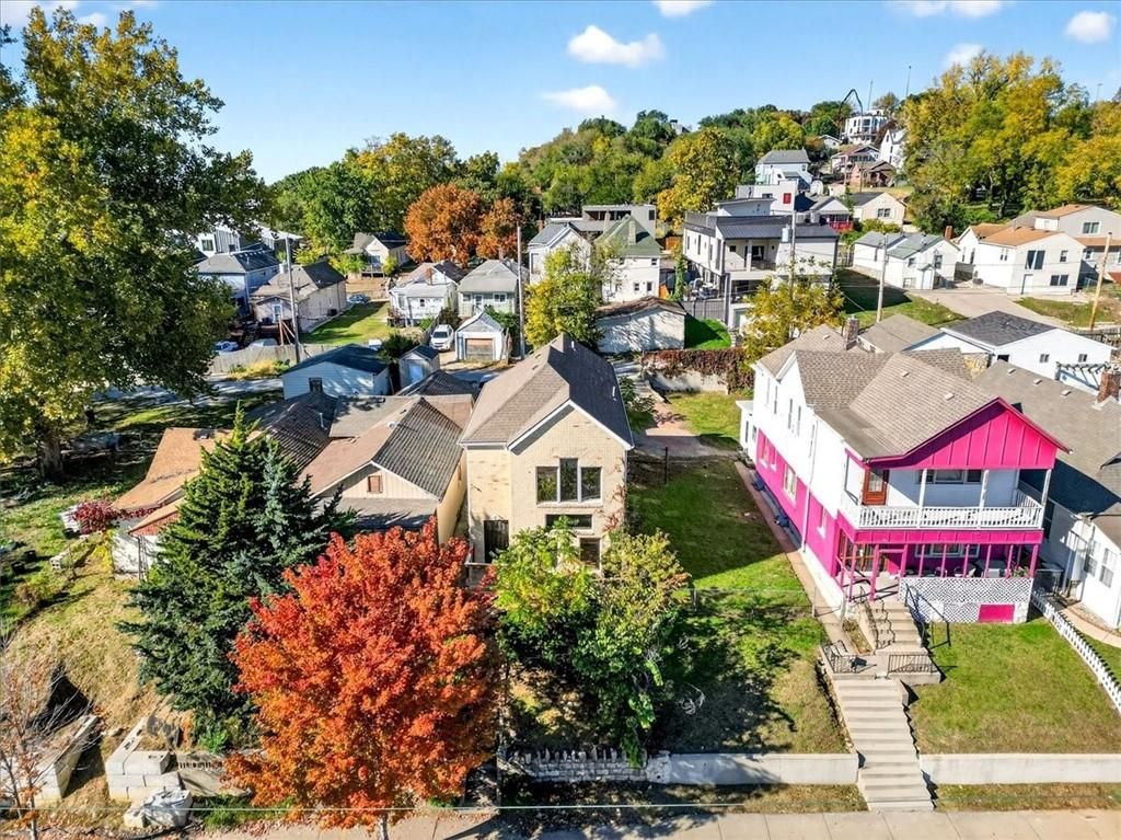 2128 Summit Street, Kansas City, MO 64108