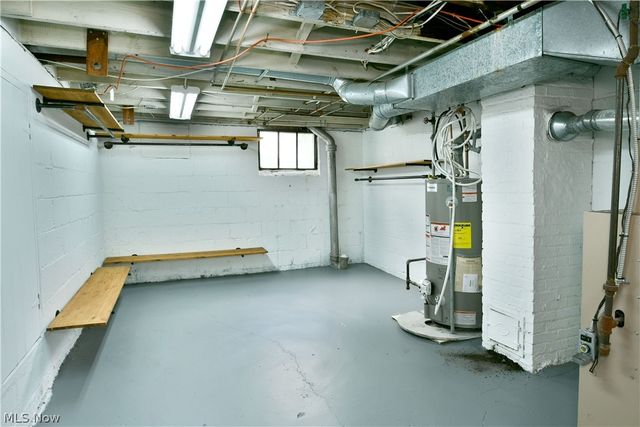 1735 Edgewood Street NE, Warren, OH 44483