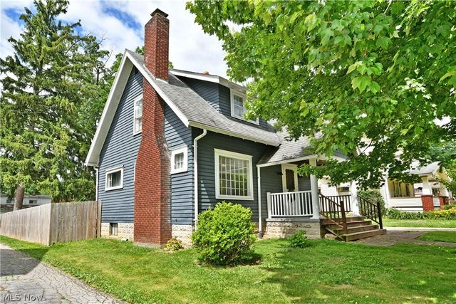 1735 Edgewood Street NE, Warren, OH 44483