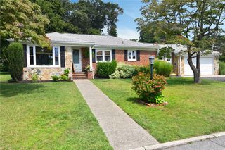 17 GOLINI Drive, Johnston, RI 02919