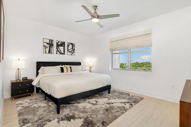 236 SE 5th Avenue 301, Delray Beach, FL 33483