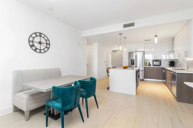 236 SE 5th Avenue 301, Delray Beach, FL 33483