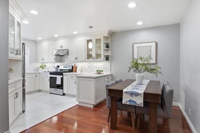 22835 Poplar Grove Square, Cupertino, CA 95014