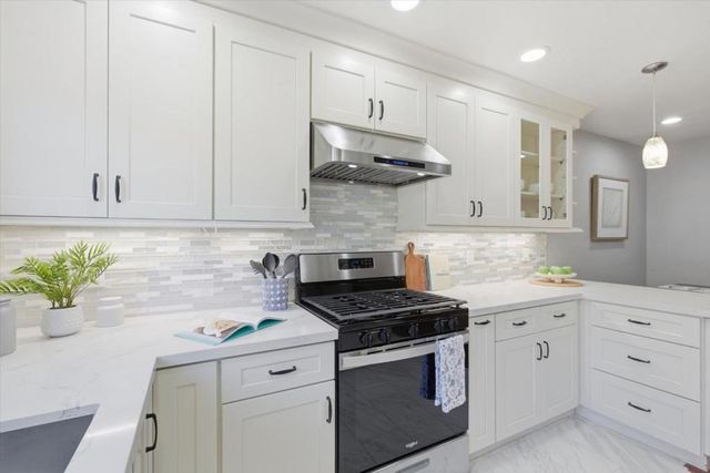 22835 Poplar Grove Square, Cupertino, CA 95014