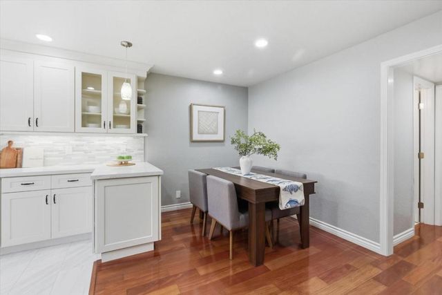 22835 Poplar Grove Square, Cupertino, CA 95014