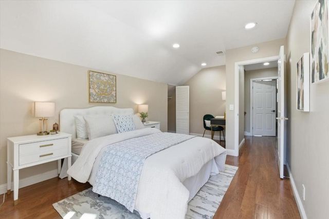 22835 Poplar Grove Square, Cupertino, CA 95014