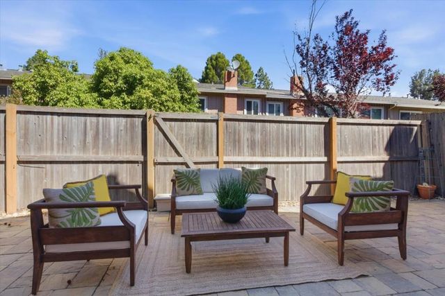 22835 Poplar Grove Square, Cupertino, CA 95014