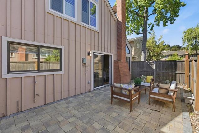 22835 Poplar Grove Square, Cupertino, CA 95014
