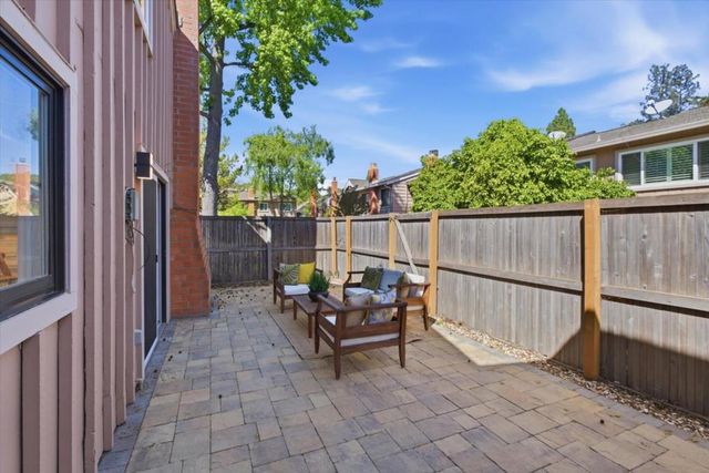 22835 Poplar Grove Square, Cupertino, CA 95014