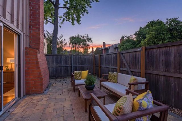 22835 Poplar Grove Square, Cupertino, CA 95014