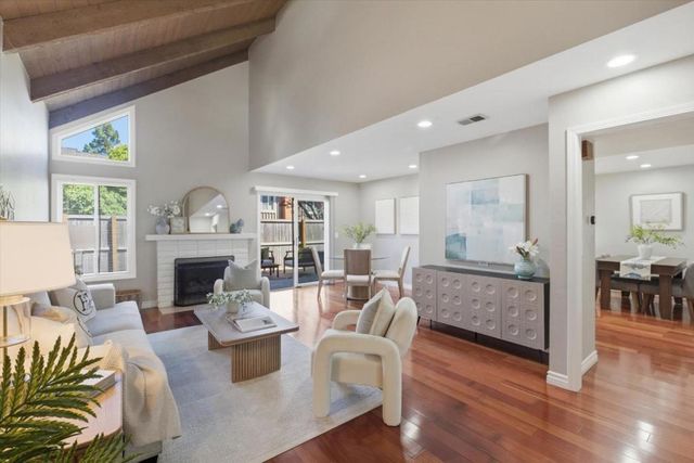 22835 Poplar Grove Square, Cupertino, CA 95014