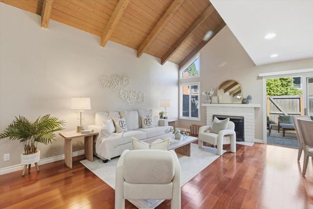 22835 Poplar Grove Square, Cupertino, CA 95014