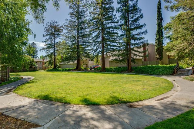 22835 Poplar Grove Square, Cupertino, CA 95014