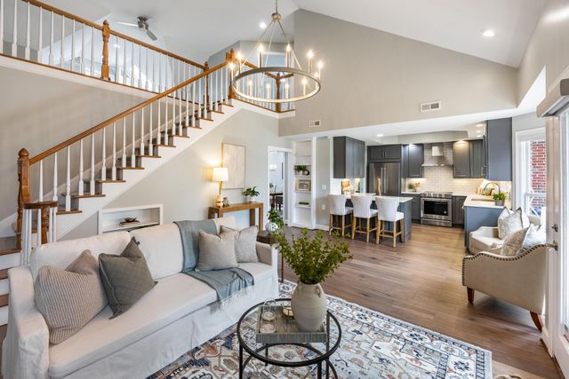 21 Oliver Court, Signal Mountain, TN 37377