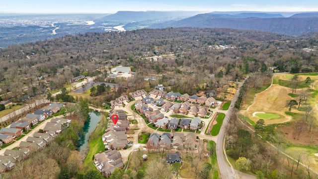 21 Oliver Court, Signal Mountain, TN 37377