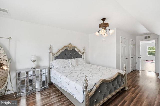 8800 OLD DOMINION HUNT CIR, Manassas, VA 20110
