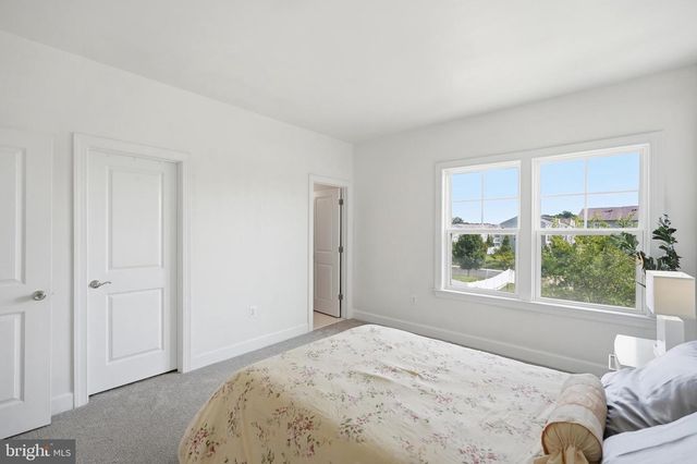 8800 OLD DOMINION HUNT CIR, Manassas, VA 20110